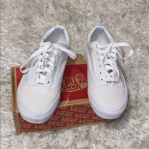 True white old skill vans